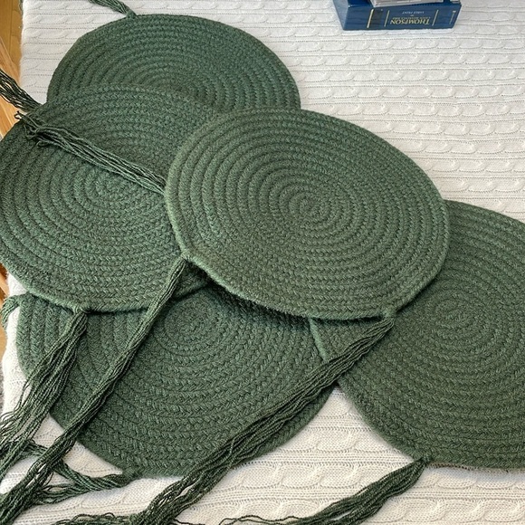 Braided circular chair seat covers/pads Lot of 5. 15” diameter. 17” tassels/ties - Picture 3 of 9
